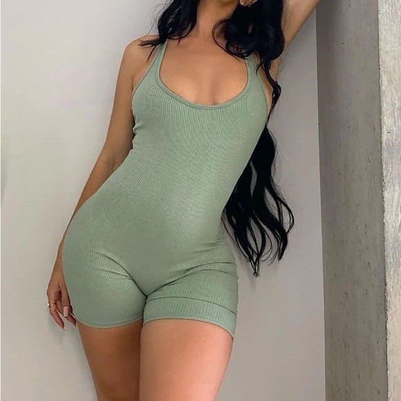 Fashion nova romper - Picture 1 of 5